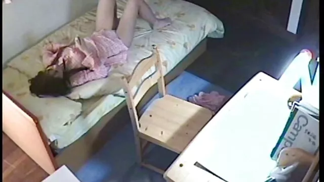 Mujeres gordas españolas gimiendo de placer después de nadar se lavan en una ducha compartida