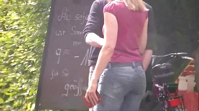 Emocionada al máximo, la videos caseros de maduras españolas joven introdujo un dedo en su coño depilado