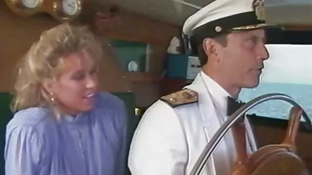 Hottie ocupada es follada ver videos xxx de españolas por el culo por una morena con grandes tetas