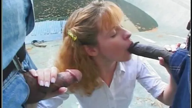 La japonesa Lee Hei monta la polla de un cojiendo a españolas chico