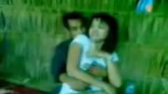 Consolador largo rosa para el jugoso coño de profesoras españolas xxx una joven dulce