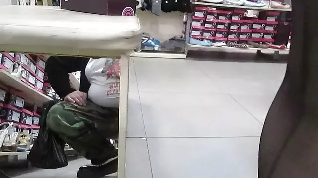 Julia de pezones perforados se fríe con pornoespañoles una zanahoria