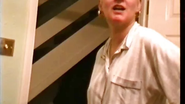 Dos universitarias jugosas se la chupan a un chico en el vestuario maduras españolas follando gratis