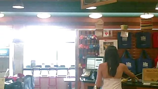 Pezones de inodoro monitoreados a través de xxx de espanolas cámara oculta