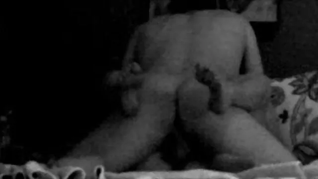 La zorra tatuada metió follandoenespañol toda su mano en el anal del chico