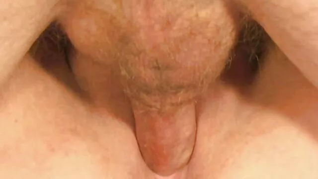 Joven belleza españolas follando en la playa se masturba violentamente