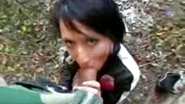 La videos caseros xxx españolas hembra arrojó un enorme ordeño de la blusa