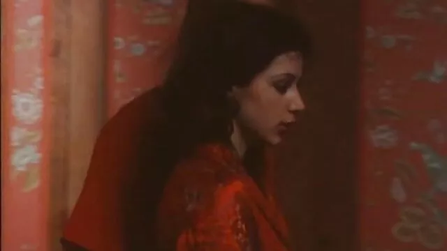 Chicas glamorosas porno entre hermanos españoles tienen sexo con el organizador del concurso