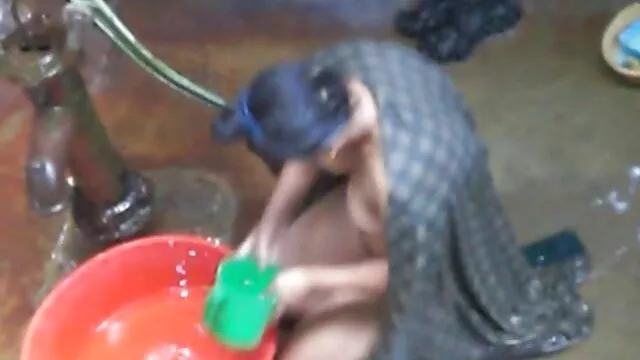 Belleza sensual se corre de la masturbación con la españolas follandl ayuda de la corriente