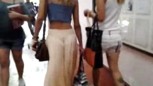 Dos lesbianas rubias sexys aceitadas y llevándose videos de travestis españoles al orgasmo con un cunnilingus apasionado