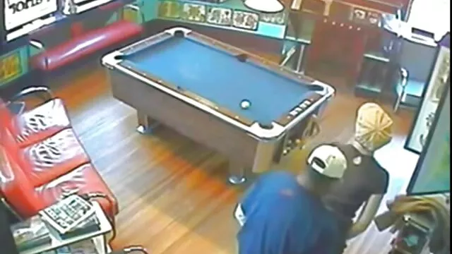 Dos chicas lamen el coño de la videos de camaras ocultas follando tercera