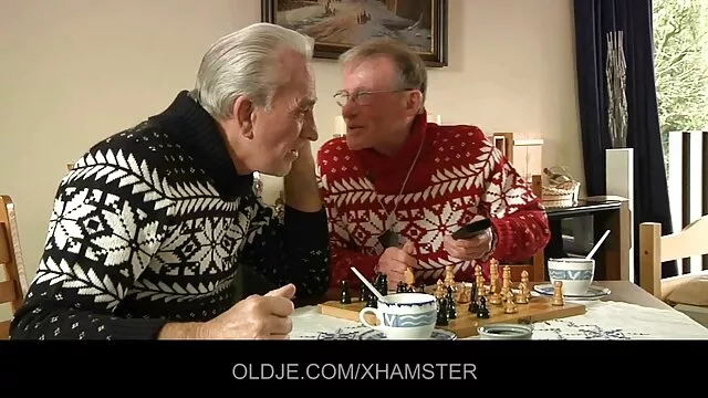 Al jugoso culo de GF le mujeres mayores españolas follando gusta el novio