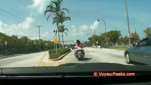 Chica seductora de 18 años se masturba videos pornos de jovenes españolas hábilmente